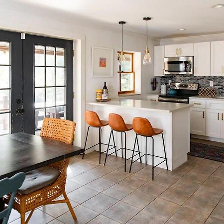 Hot Tub Charming & Chic Mountain Gem On Sleepy Creek Villa Berkeley Springs Eksteriør billede