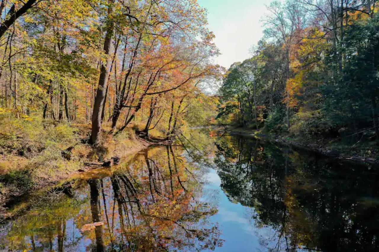 Hot Tub Charming & Chic Mountain Gem On Sleepy Creek Villa Berkeley Springs Eksteriør billede