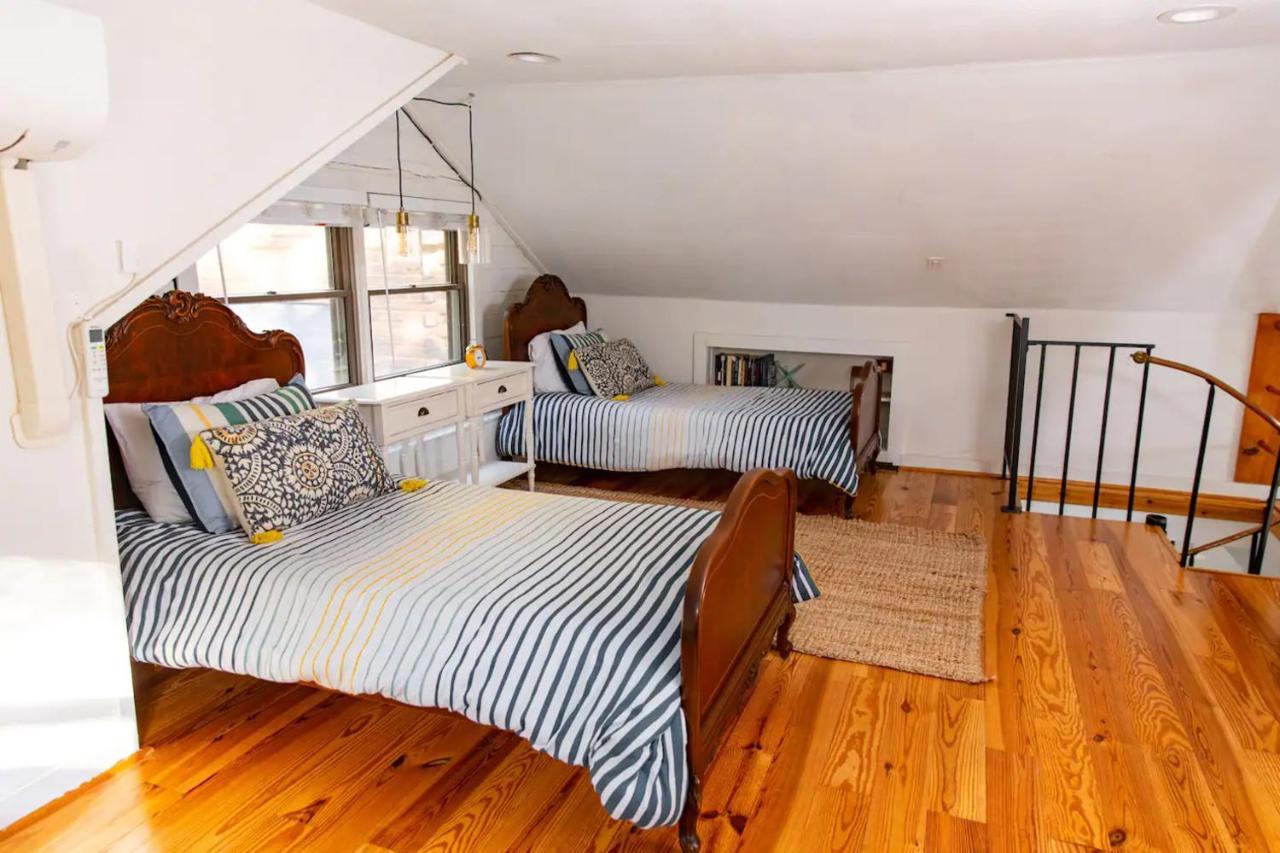 Hot Tub Charming & Chic Mountain Gem On Sleepy Creek Villa Berkeley Springs Eksteriør billede