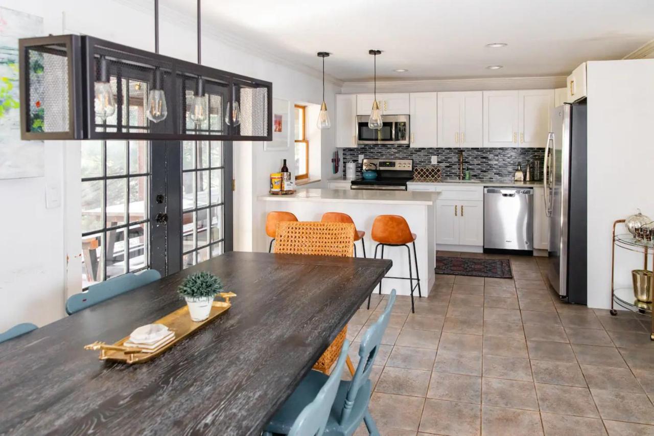 Hot Tub Charming & Chic Mountain Gem On Sleepy Creek Villa Berkeley Springs Eksteriør billede